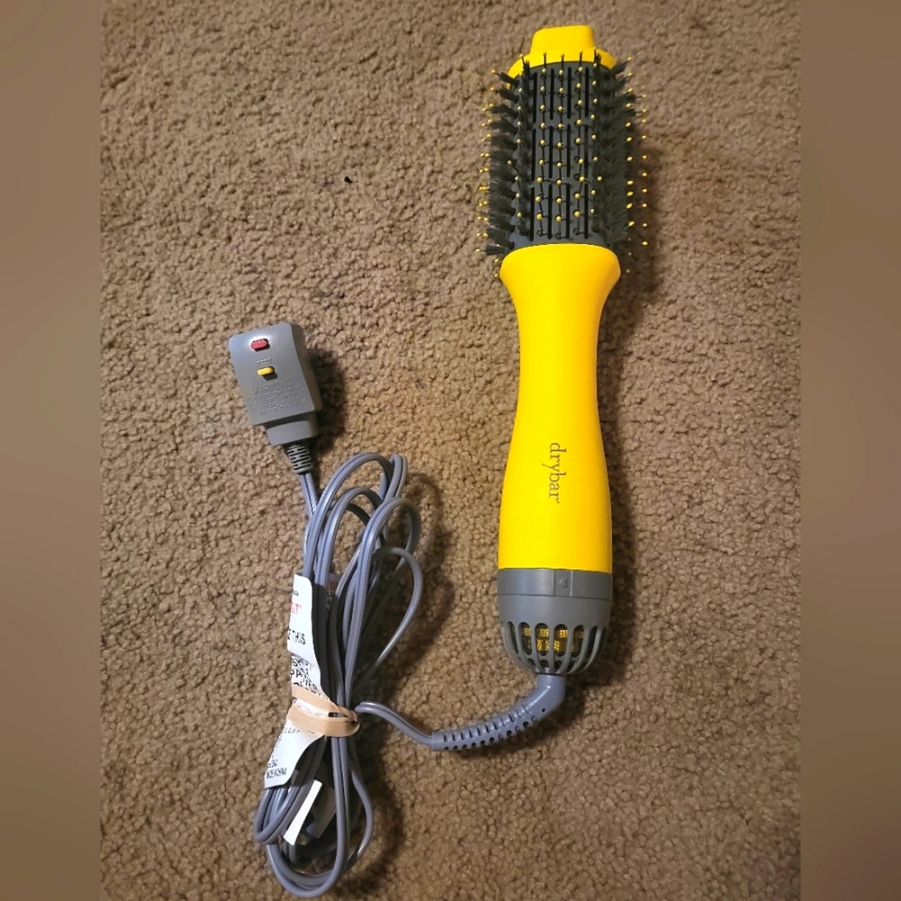 The Double Shot Oval Blow-Dryer Brush